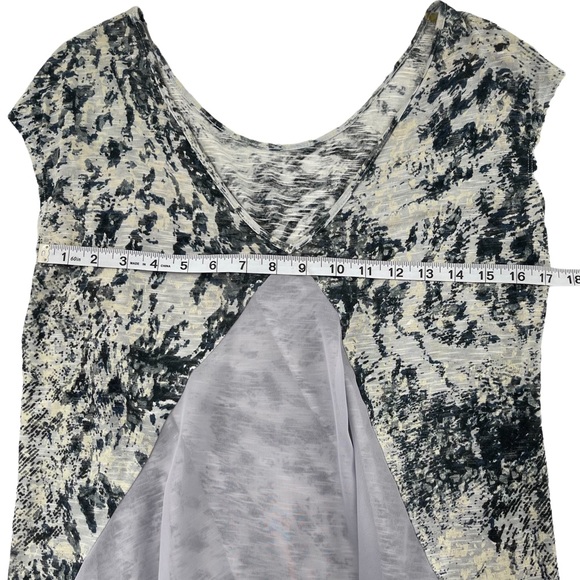 Vanity Print Cut Out Sheer Back Top Size Small - Picture 12 of 14